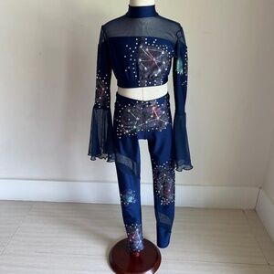 Dance Costume CH XL - Out of this world!! 2 piece set.